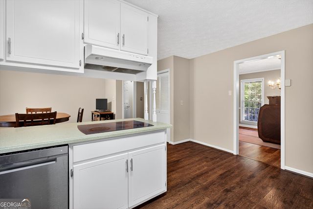 110 Greenway Court, Fayetteville, GA 30215