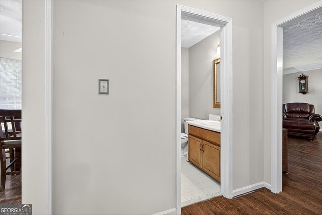 110 Greenway Court, Fayetteville, GA 30215