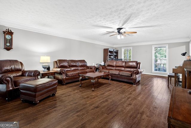 110 Greenway Court, Fayetteville, GA 30215