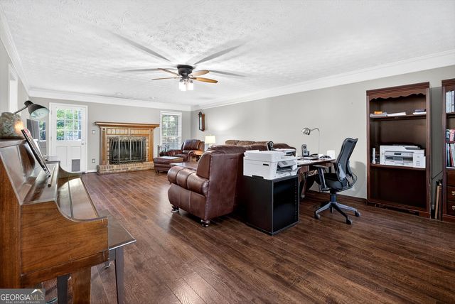 110 Greenway Court, Fayetteville, GA 30215