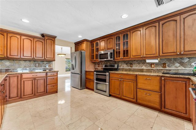 12731 NW 1st Street, Plantation, FL 33325