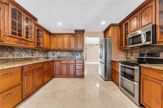 12731 NW 1st Street, Plantation, FL 33325