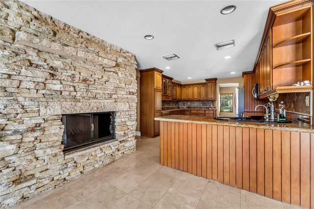 12731 NW 1st Street, Plantation, FL 33325