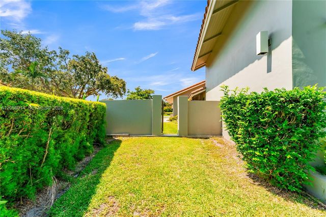 12731 NW 1st Street, Plantation, FL 33325