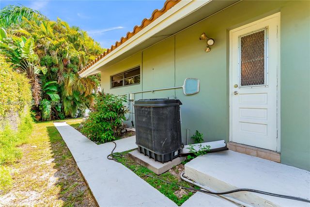 12731 NW 1st Street, Plantation, FL 33325