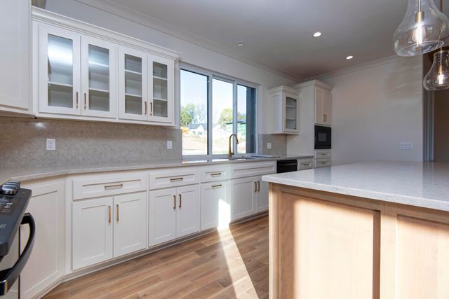 5943 S Clay Avenue, Springfield, MO 65810