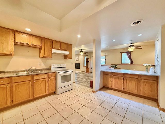 702 East Street, Clinton, WI 53525
