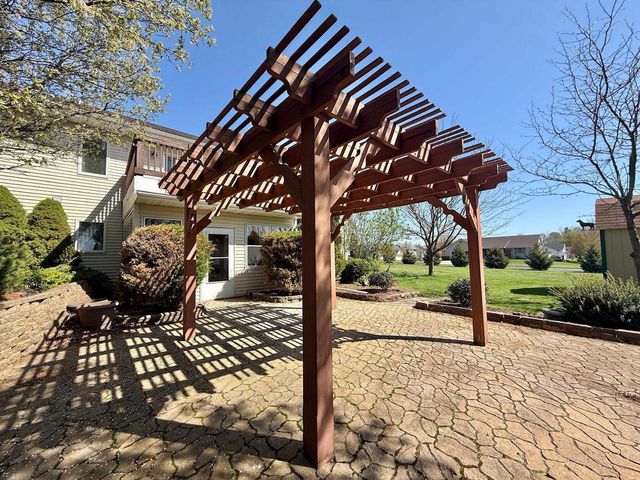 702 East Street, Clinton, WI 53525