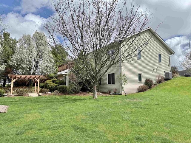 702 East Street, Clinton, WI 53525