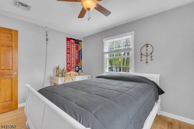 102 Hillcrest Dr, Wayne Twp., NJ 07470