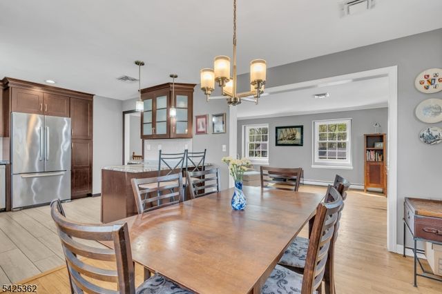 102 Hillcrest Dr, Wayne Twp., NJ 07470