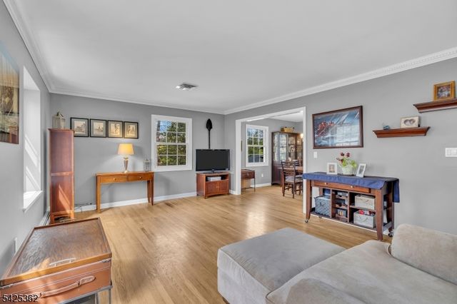 102 Hillcrest Dr, Wayne Twp., NJ 07470