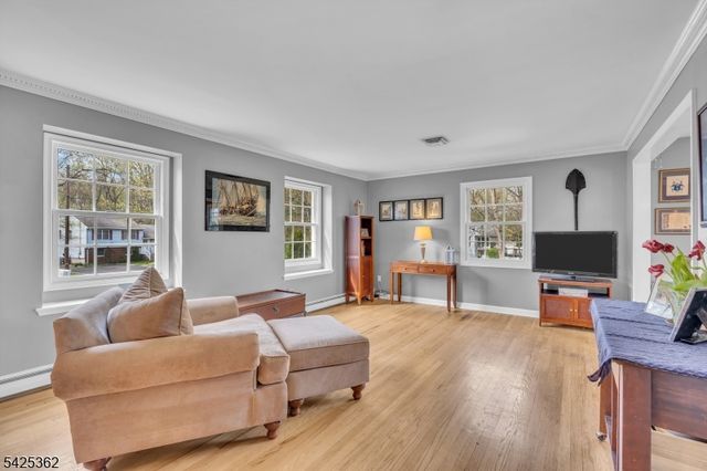 102 Hillcrest Dr, Wayne Twp., NJ 07470