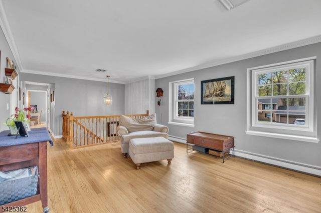 102 Hillcrest Dr, Wayne Twp., NJ 07470