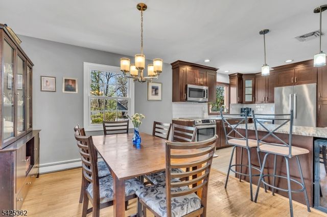 102 Hillcrest Dr, Wayne Twp., NJ 07470