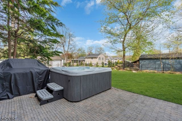 102 Hillcrest Dr, Wayne Twp., NJ 07470