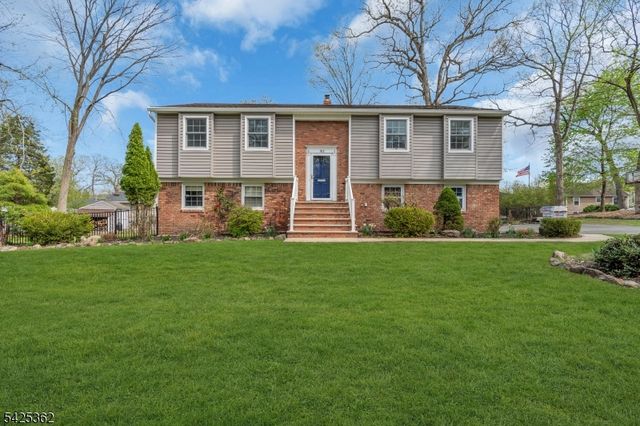 102 Hillcrest Dr, Wayne Twp., NJ 07470