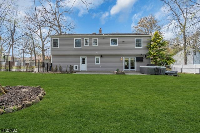 102 Hillcrest Dr, Wayne Twp., NJ 07470