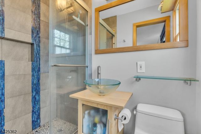 102 Hillcrest Dr, Wayne Twp., NJ 07470