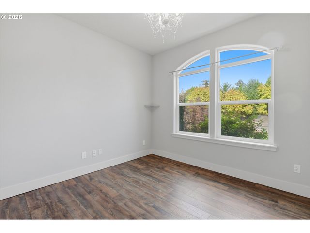 1318 E 1ST St, Newberg, OR 97132