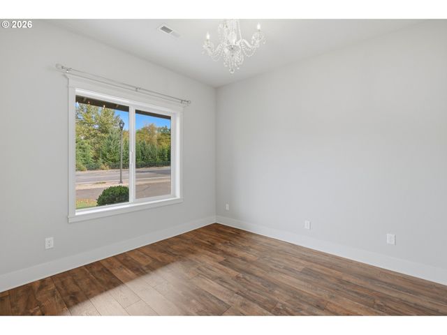 1318 E 1ST St, Newberg, OR 97132