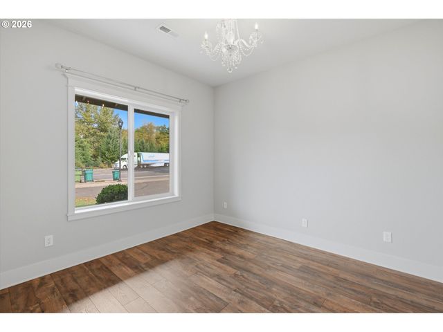 1318 E 1ST St, Newberg, OR 97132