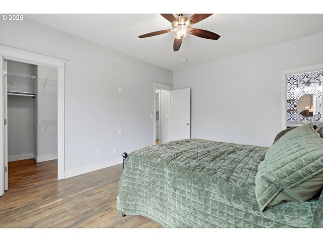 1318 E 1ST St, Newberg, OR 97132