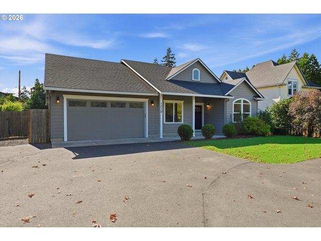 1318 E 1ST St, Newberg, OR 97132