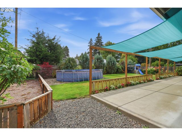 1318 E 1ST St, Newberg, OR 97132