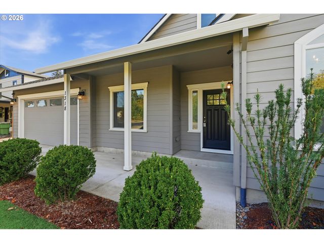 1318 E 1ST St, Newberg, OR 97132