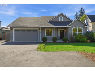 1318 E 1ST St, Newberg, OR 97132