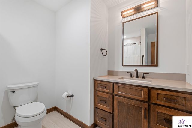908 S 153rd Terrace Ct, Omaha, NE 68154