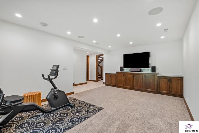 908 S 153rd Terrace Ct, Omaha, NE 68154