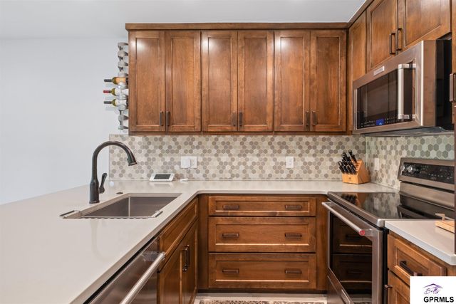 908 S 153rd Terrace Ct, Omaha, NE 68154