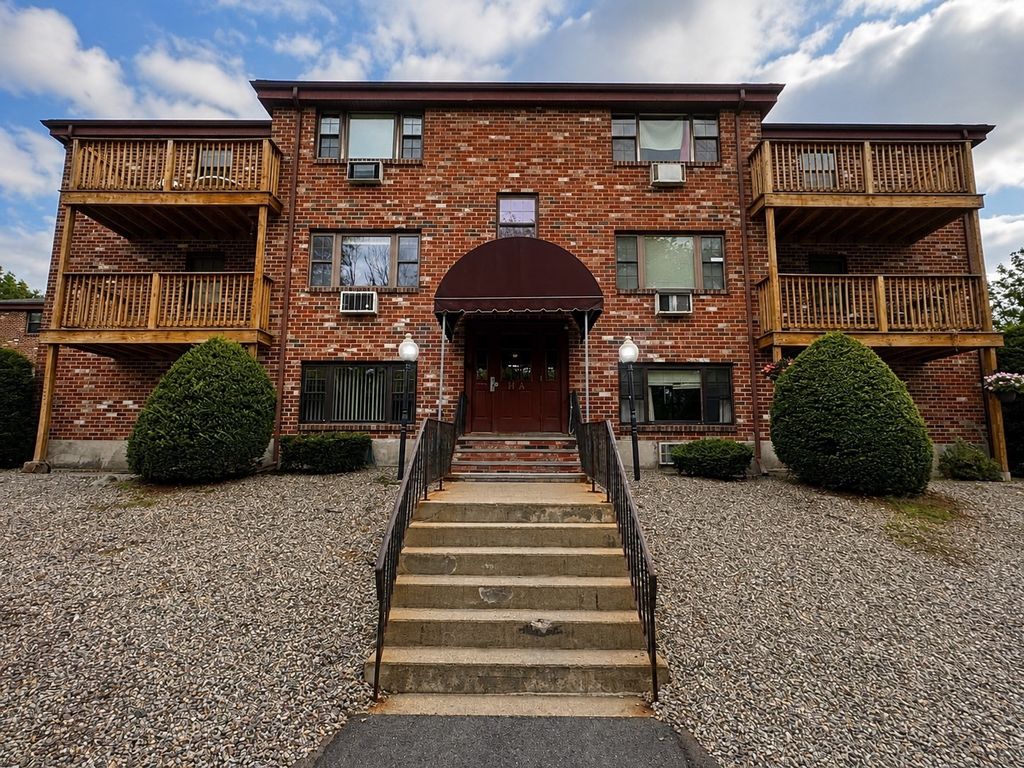 14-A Mayberry Dr 10, Westborough, MA 01581