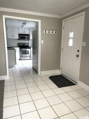 889 W 3600 S, Bountiful, UT 84010