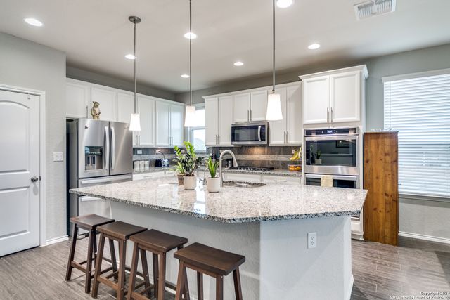 7604 PECOS RDG, Boerne, TX 78015