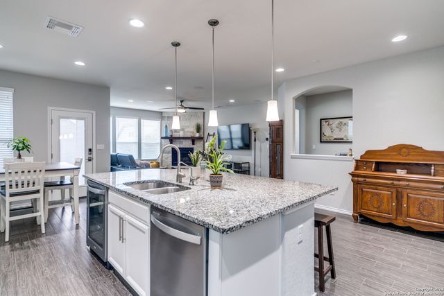 7604 PECOS RDG, Boerne, TX 78015