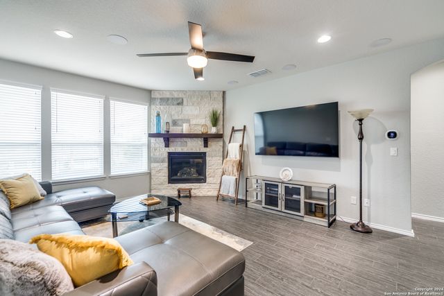 7604 PECOS RDG, Boerne, TX 78015