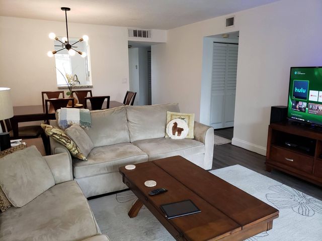 7281 Amberly Lane 401, Delray Beach, FL 33446