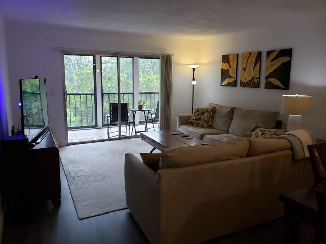 7281 Amberly Lane 401, Delray Beach, FL 33446