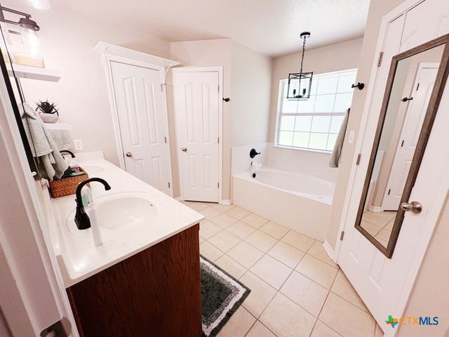 4806 Hammerstone Trail, Killeen, TX 76542