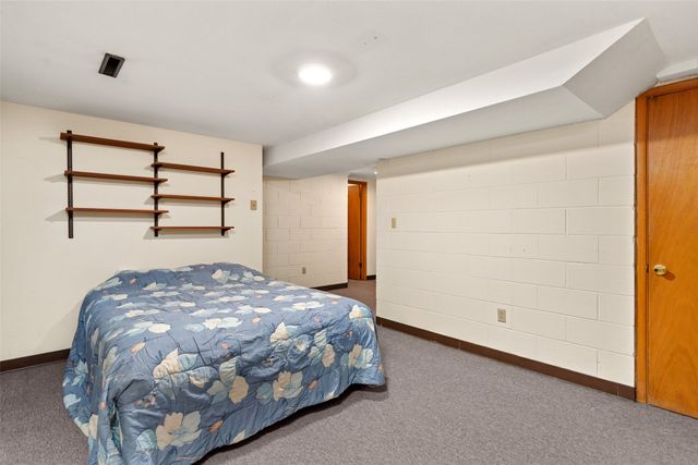 107 Hunziker Circle, Ames, IA 50010