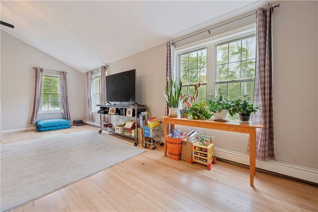 20 Oak Hill Drive, Exeter, RI 02822