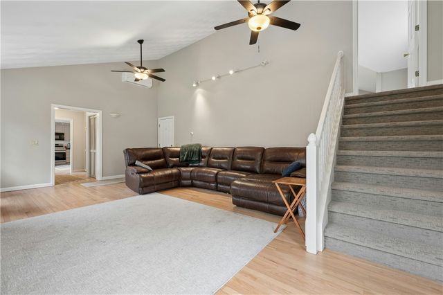 20 Oak Hill Drive, Exeter, RI 02822