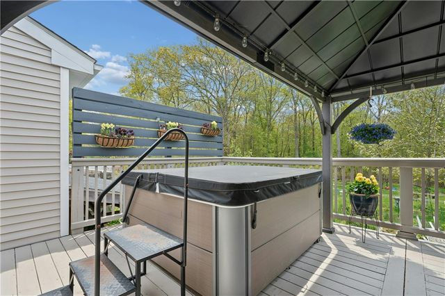 20 Oak Hill Drive, Exeter, RI 02822
