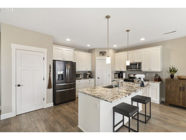 7238 S 11TH St, Ridgefield, WA 98642