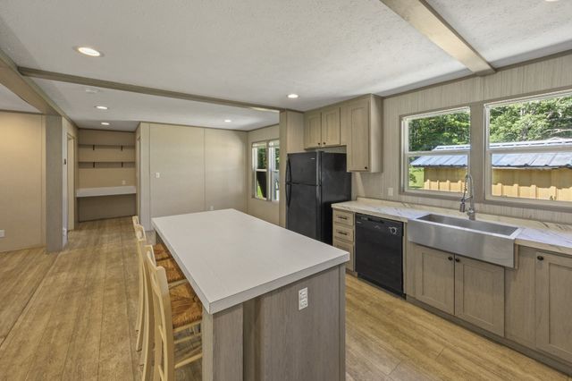 7495 Old Tullahoma Rd, Estill Springs, TN 37330
