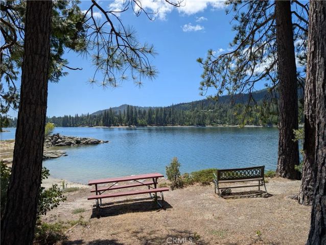 38980 Lake Point Court, Bass Lake, CA 93604