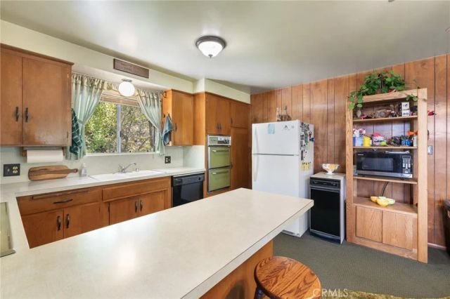 38980 Lake Point Court, Bass Lake, CA 93604